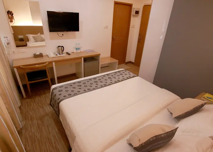 Botahtaung Hotel